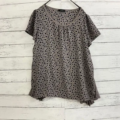 a.v.v ドット柄カットソー M✨ベージュ 半袖 プリーツ レディース 秋