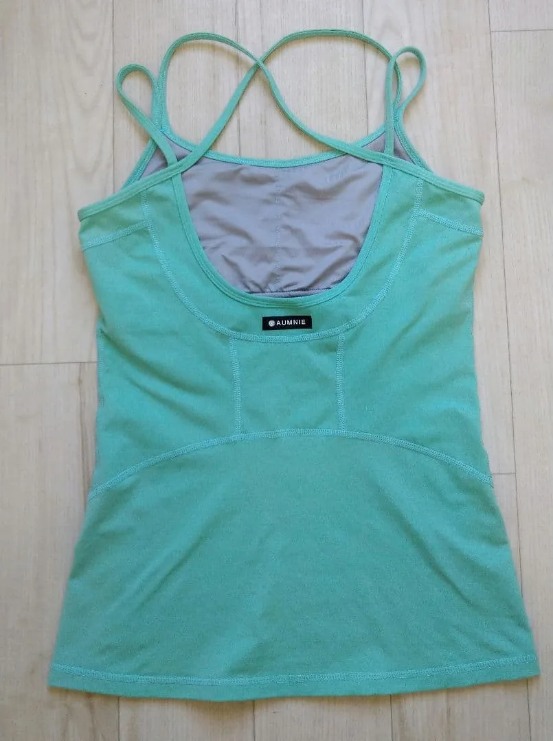 美品 AUMNIE ブラトップ カップ付きトップス ヨガウエア