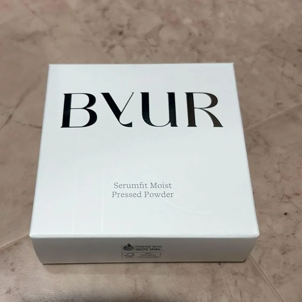 BYUR セラムフィット モイストプレストパウダー 01 ピンク