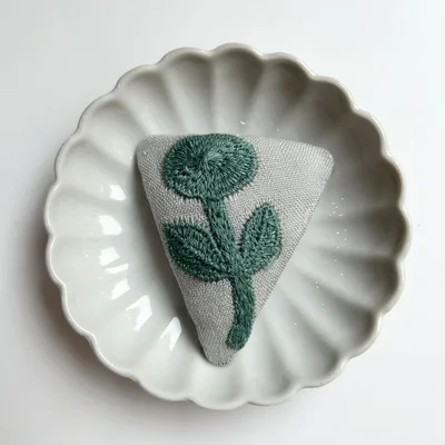 ハンドメイド パッチンピン no.95 ミナペルホネン
