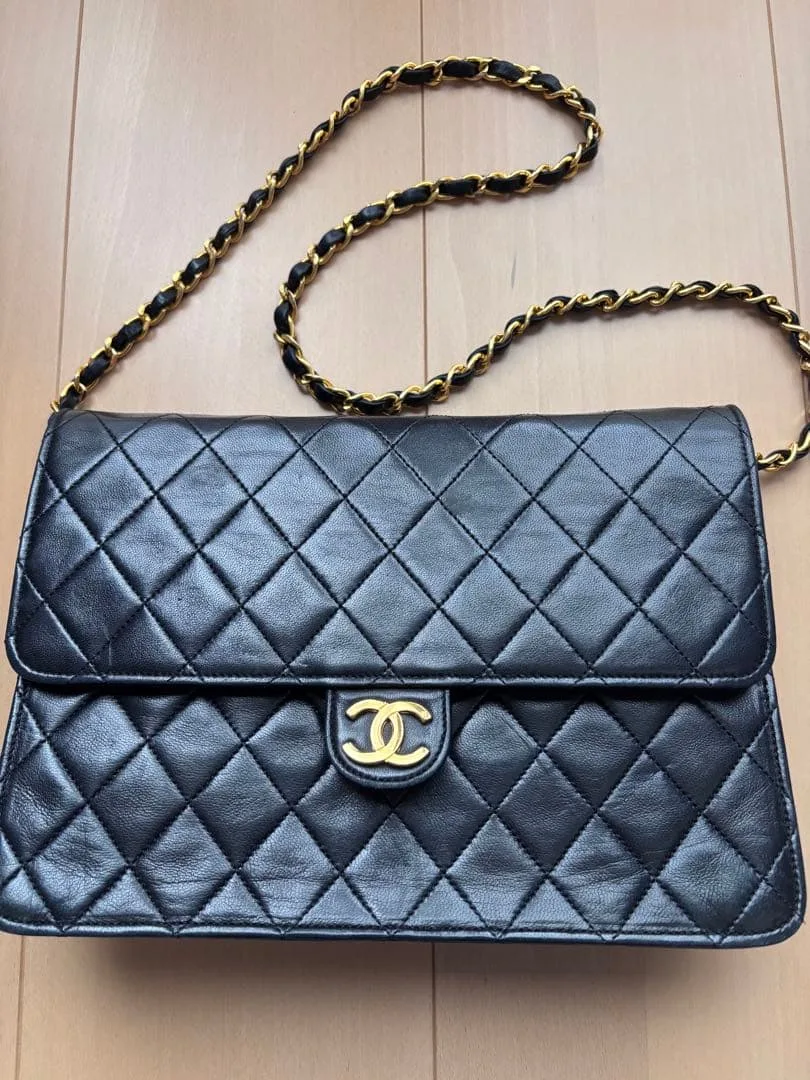 กระเป๋าสะพายโซ่ CHANEL Matelasse