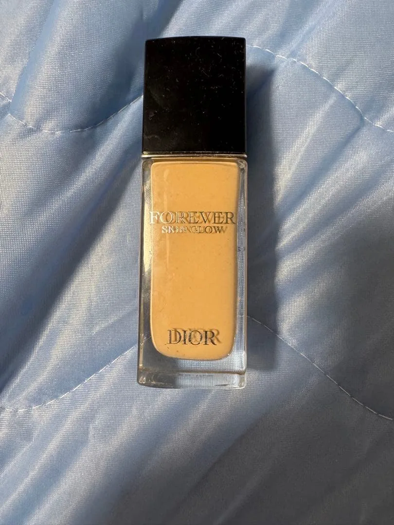 DIOR FOREVER SKIN GLOW リキッドファンデーション 0N