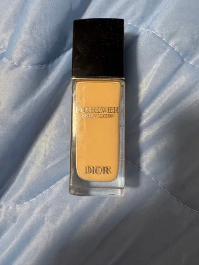 DIOR FOREVER SKIN GLOW リキッドファンデーション 0N