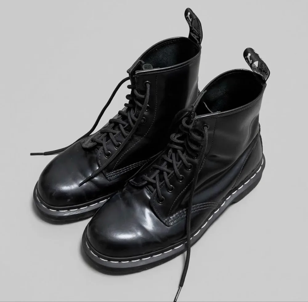 Dr. Martens 1460 8ホール ブーツ ブラック