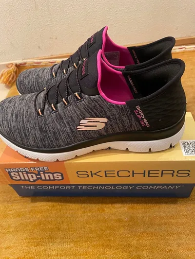 SKECHERS SLIP-INS 新品 レディース スニーカー24.5㎝