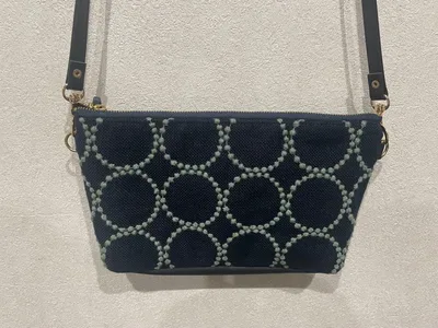 サークル刺繍 ショルダーバッグ ネイビー