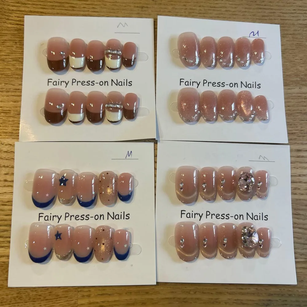 ネイルチップ 4点セット Mサイズ i