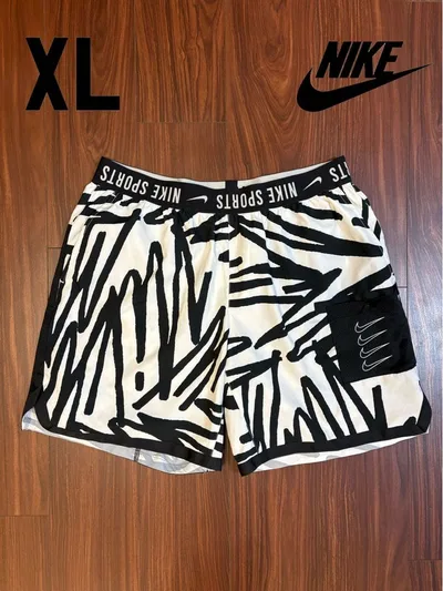 NIKE 総柄ショートパンツ XL 白黒 ストリート ナイキ