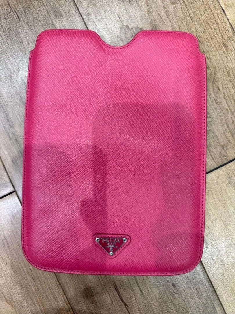 PRADA iPadケース ピンク サフィアーノレザー