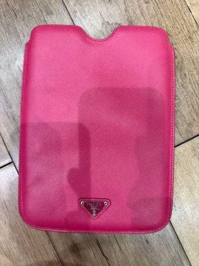PRADA iPadケース ピンク サフィアーノレザー