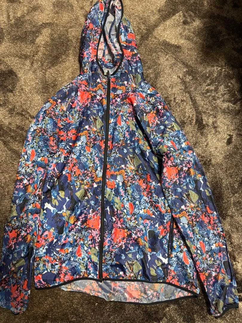早い者勝ち!売り切り! レア即売 NIKE ウィンドランナー S 花柄