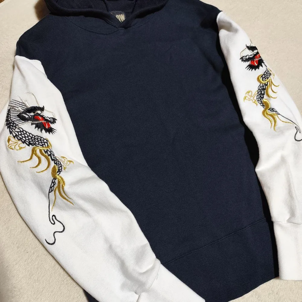 希少 日本製【 DIRT LOW】✦ 90's ヴィンテージ 龍 刺繍 パーカー