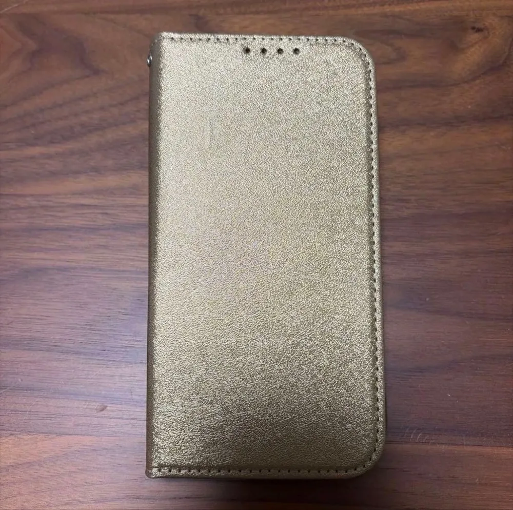 Eastwave iPhone 15 Pro 手帳型スマホケース ゴールド