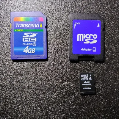 TOSHIBA microSDHC 4GB SD変換アダプター付き 4GB2枚