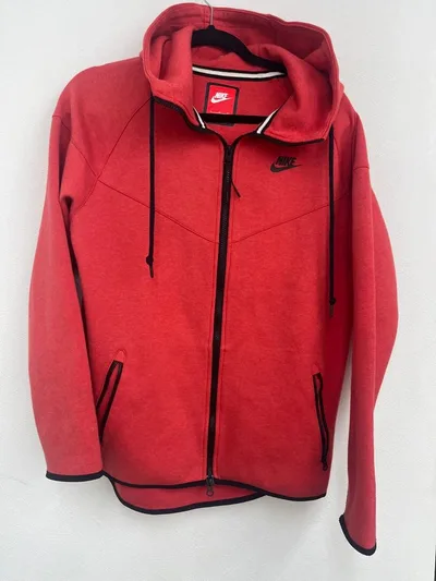 NIKE テックフリース 赤