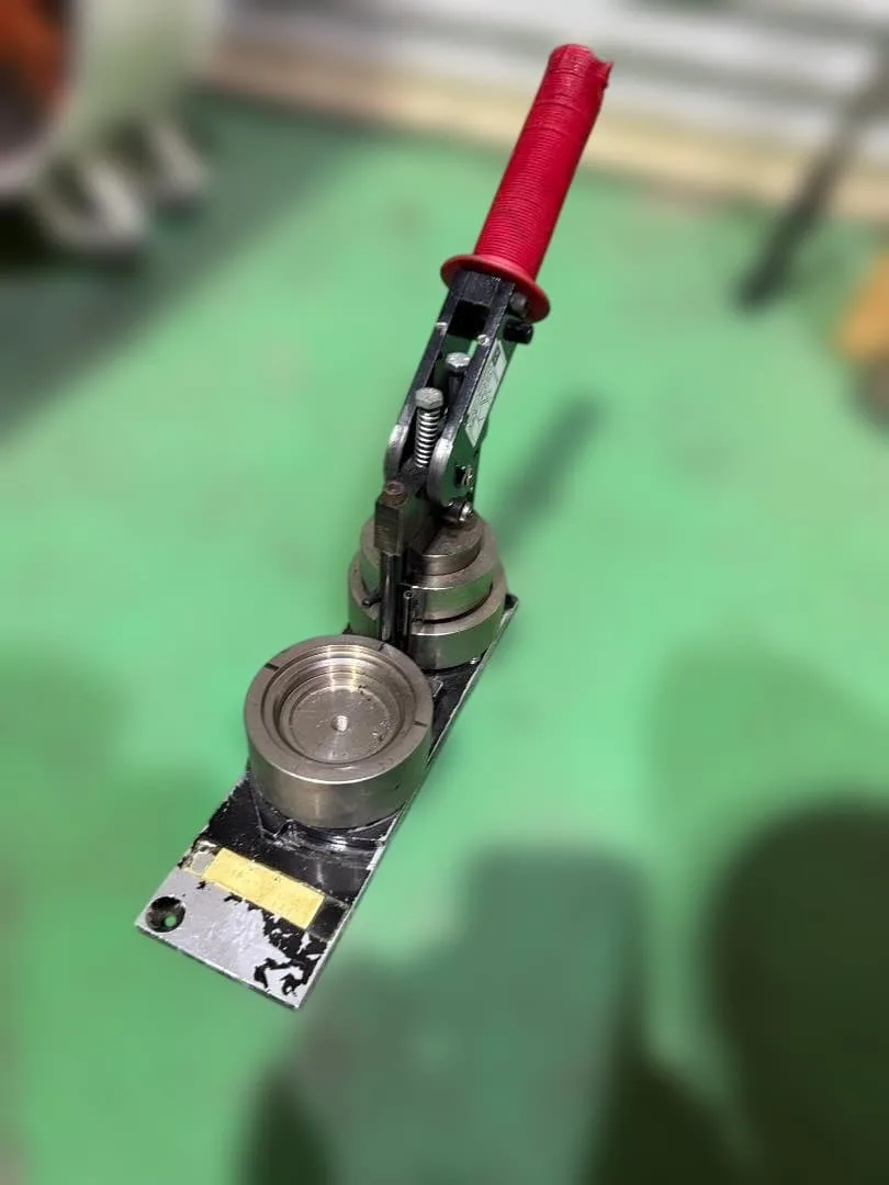 バッジマンネット 缶バッジ製造機 57mm 本体 中古