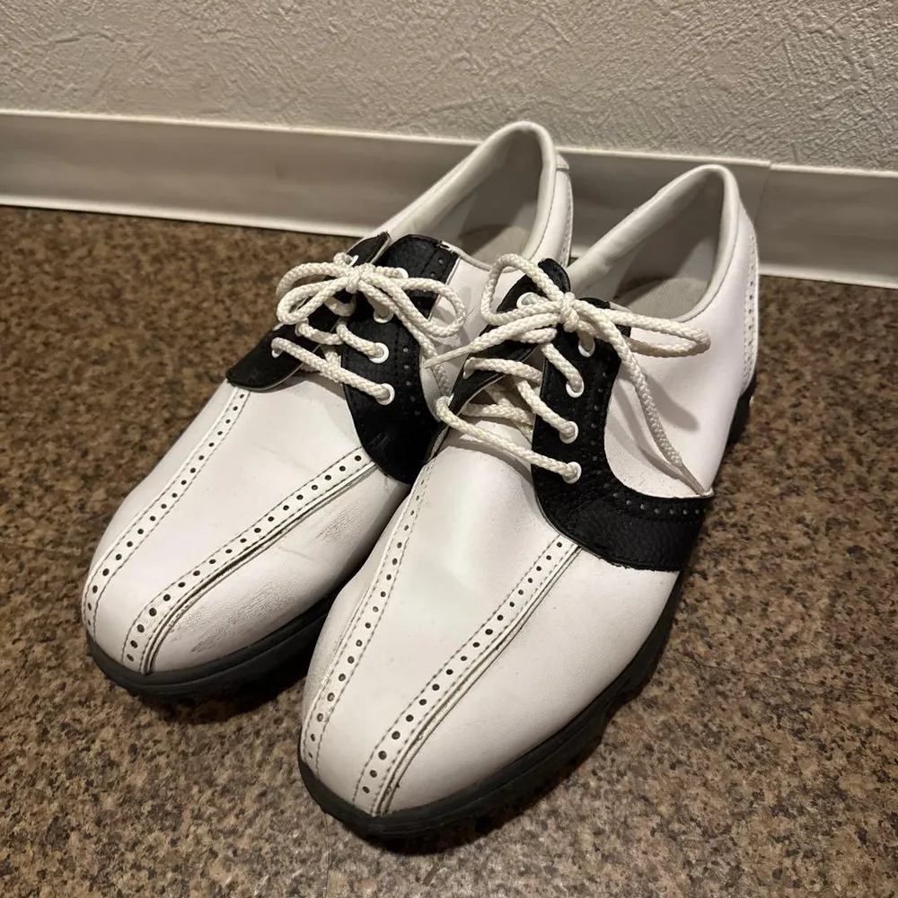 【フットジョイ】 美品 希少 48416J スパイクレス 24W レディース