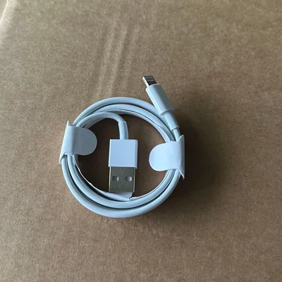 USB-A to Lightning ケーブル ホワイト