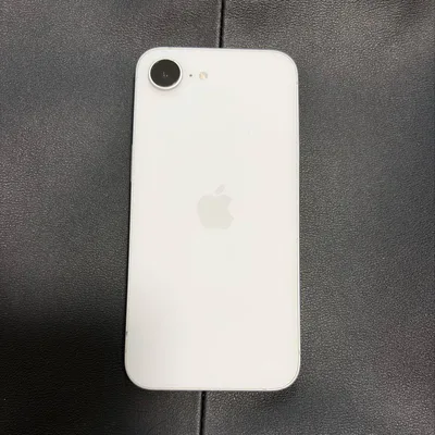Apple iPhone16e 本体 ホワイト