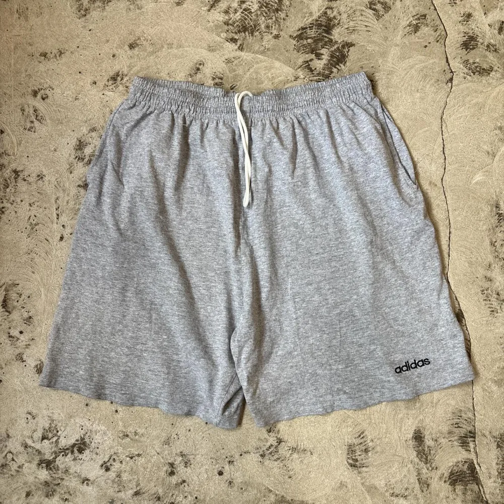90s USA製 adidas 薄手 ハーフパンツ グレー L 刺繍 古着