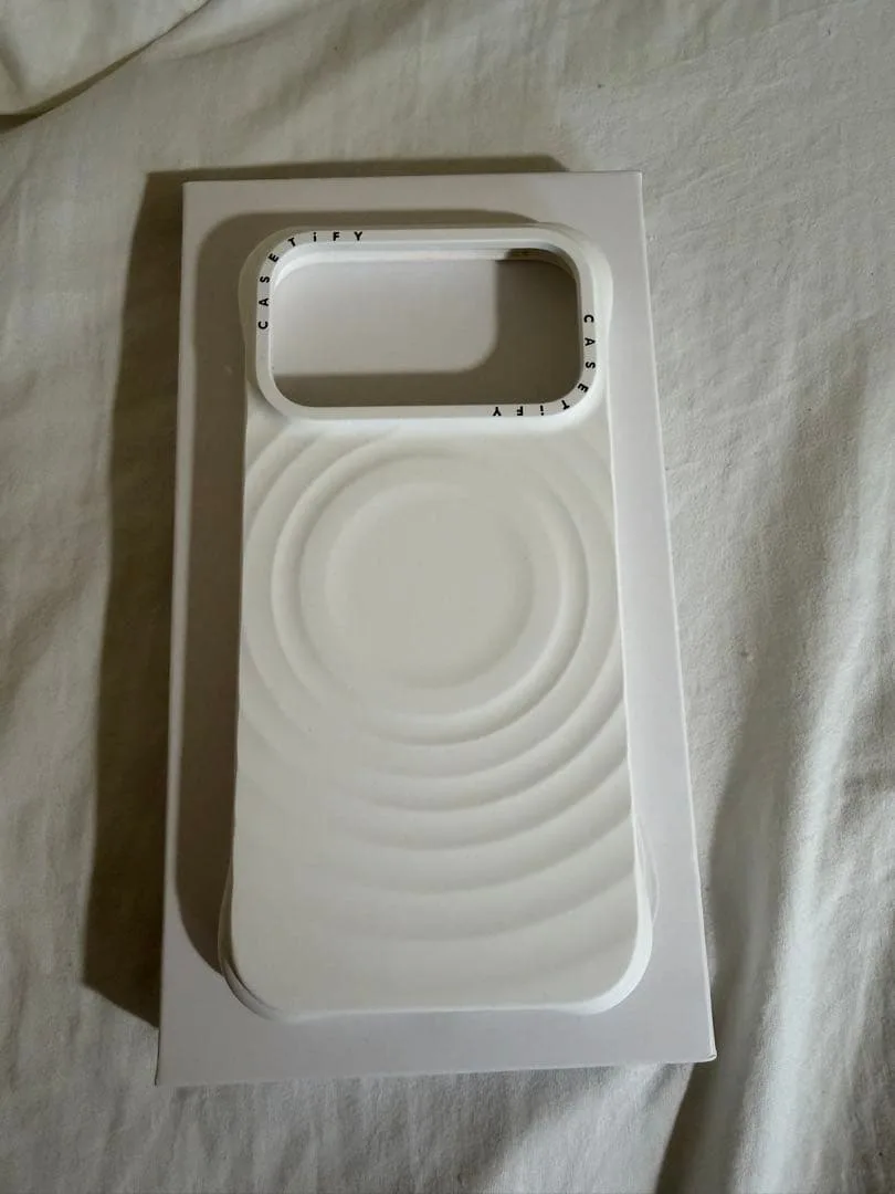iPhone17ProMax Casetify ケース ホワイト