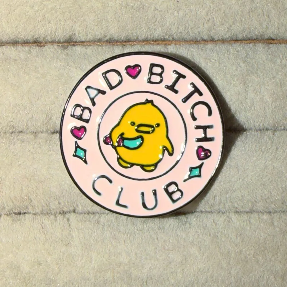 BAD BITCH CLUB ピンバッジ