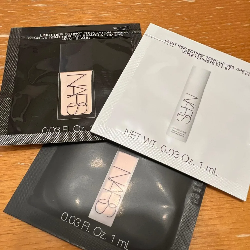NARS ライトリフレクティングファンデーション