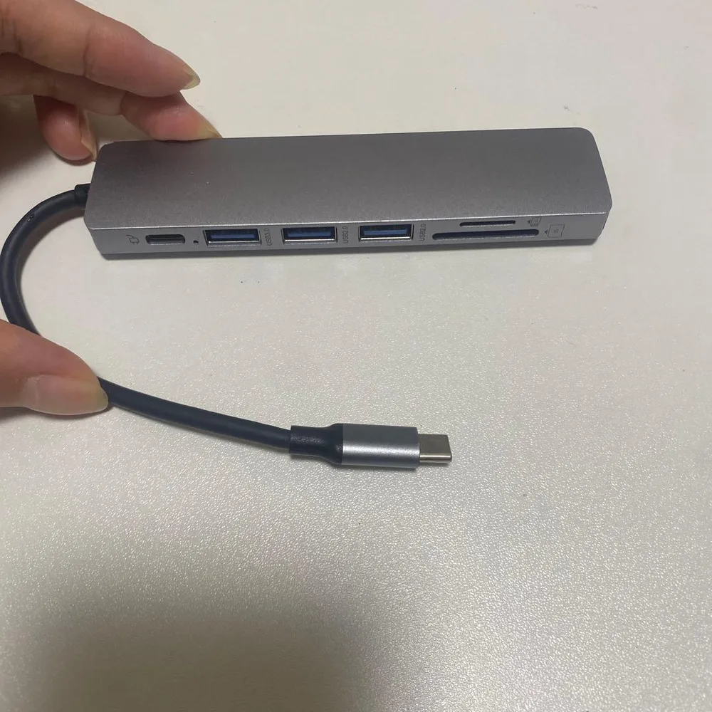 USB Type-C ハブ マルチポートアダプター 本体
