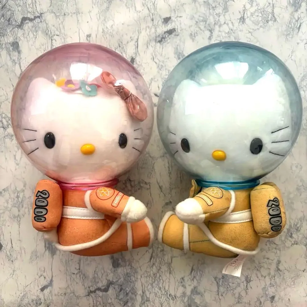 希少マクドナルド× サンリオ コラボ ペアぬいぐるみセット 宇宙服2000年結婚