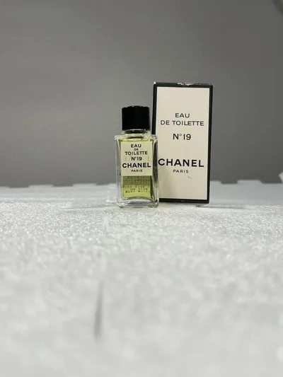 CHANEL N°19 オードゥ トワレット 4.5ml ミニボトル