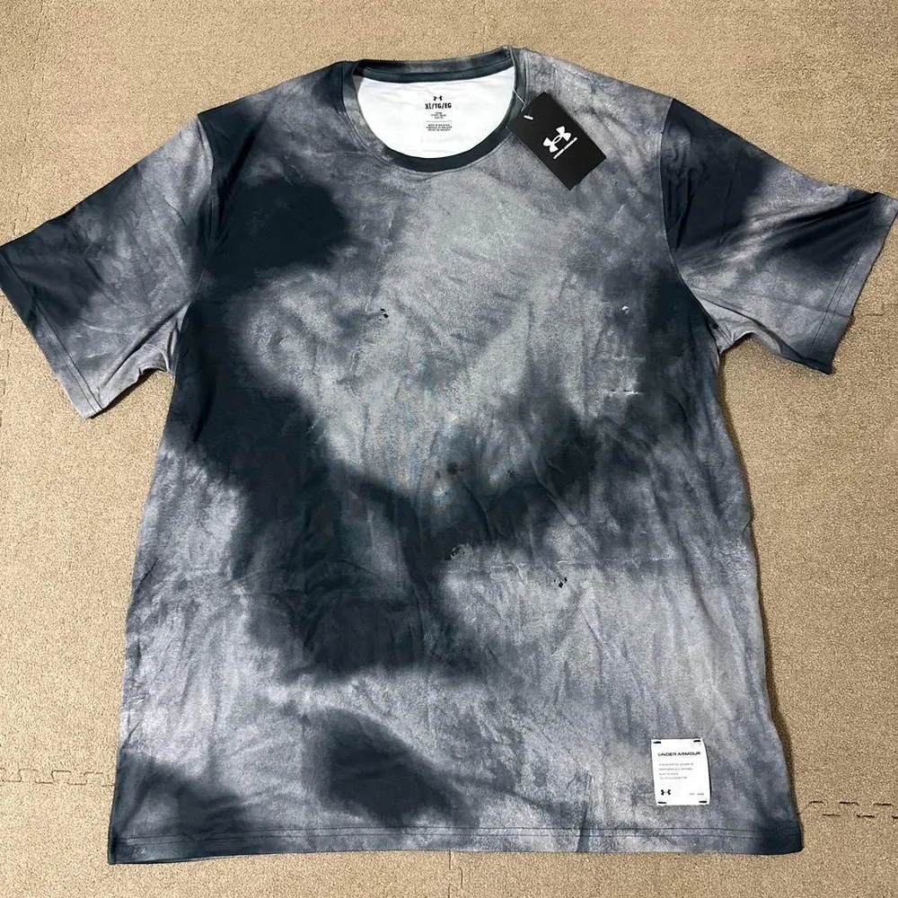 【新品未使用タグ付き】アンダーアーマー タイダイ柄 Tシャツ Lサイズ