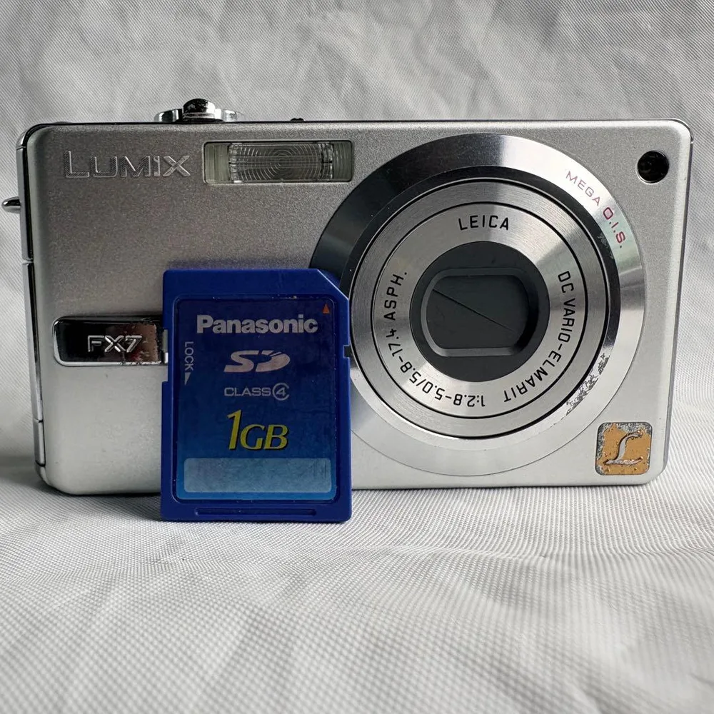 Panasonic LUMIX DMC-FX7 シルバー 動作確認済 SD1GB