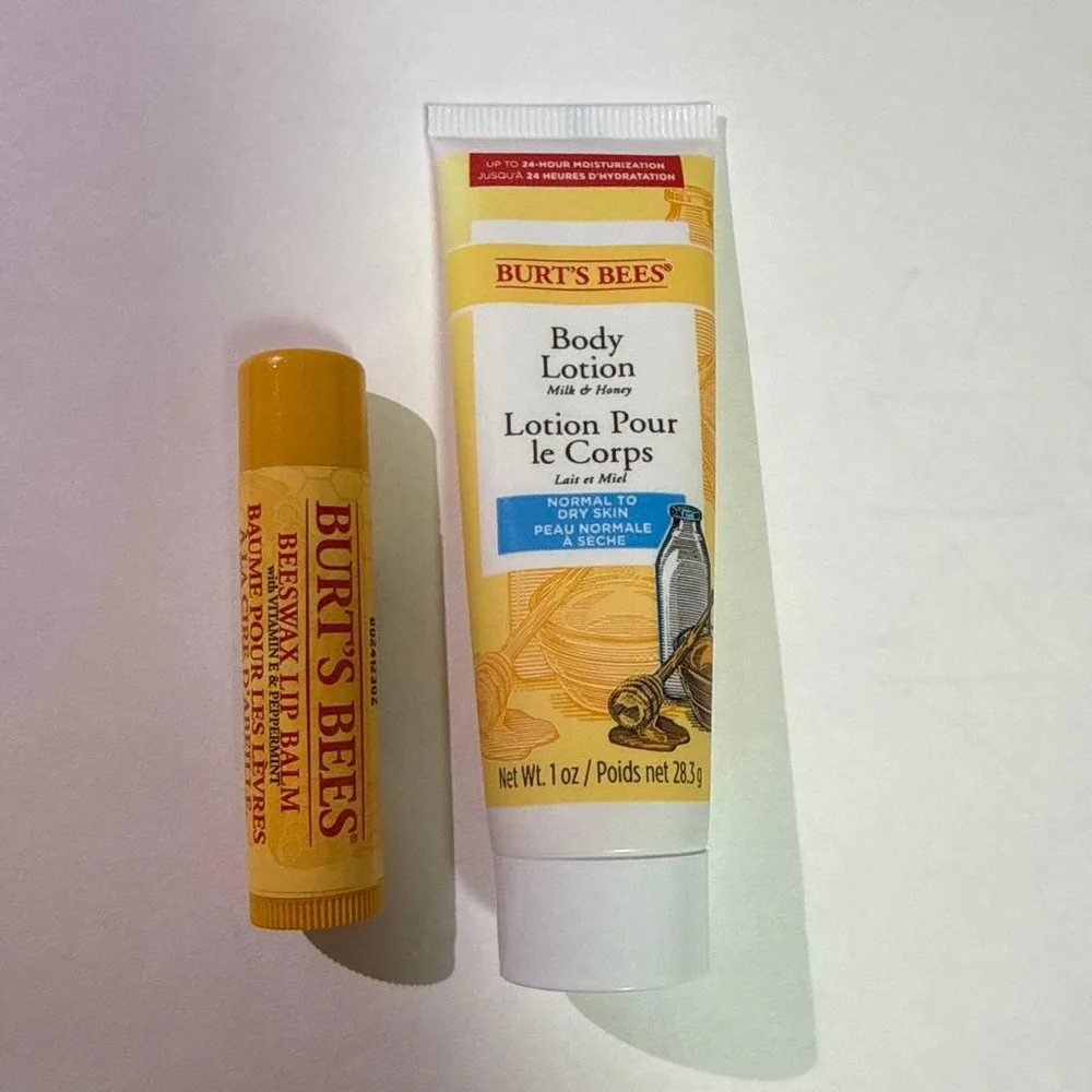 【BURT'S BEES】 リップバーム&ボディローション セット