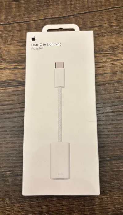 Apple USB-C - Lightningアダプタ