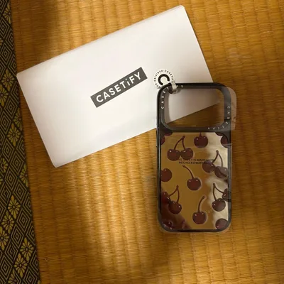 CASETiFY iPhone17/18pro用ケース チェリー柄