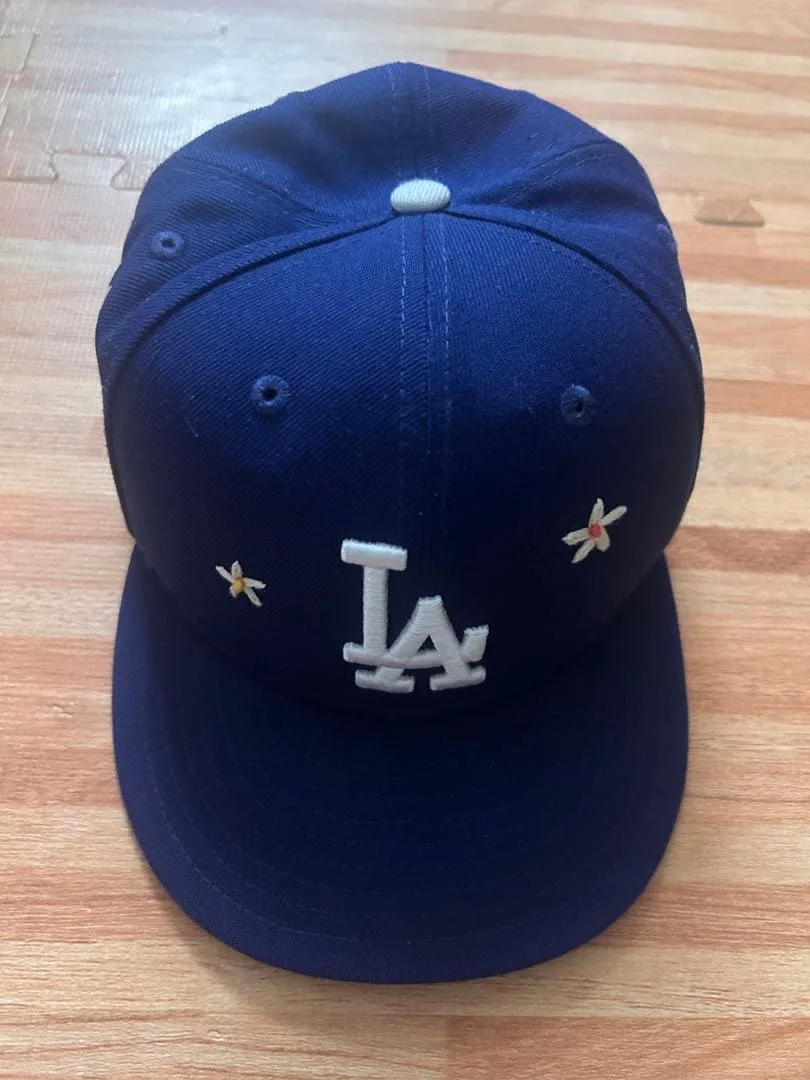 【NEW ERA LA キャップ ネイビー 花柄刺繍】