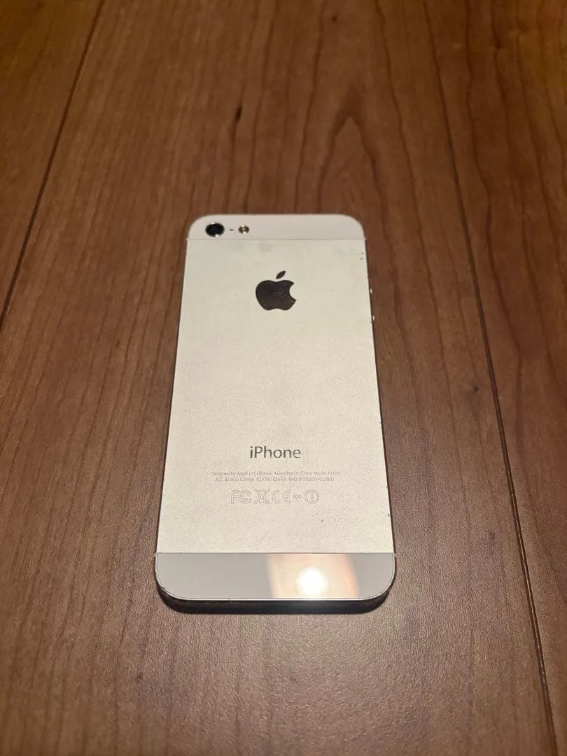 Apple iPhone5 シルバー 本体