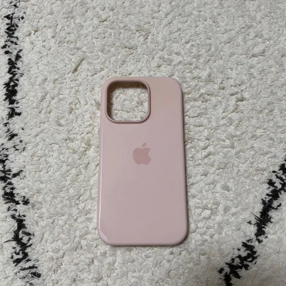 Apple純正 iPhone14pro シリコンケース