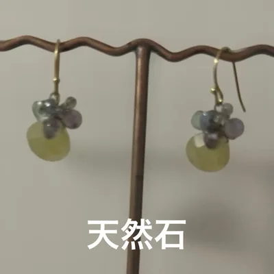 ニュージェイド、アメジスト、淡水パール、ペリドットの優しいピアス