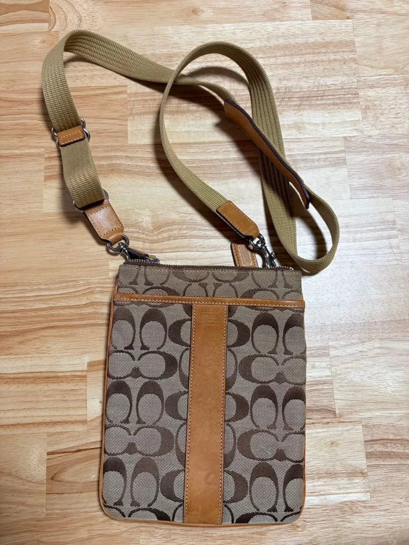 กระเป๋าสะพาย COACH