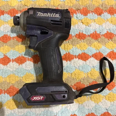 マキタ インパクト TD001D 本体