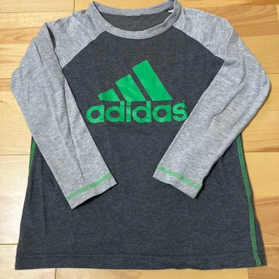 adidas 長袖カットソー 130cm