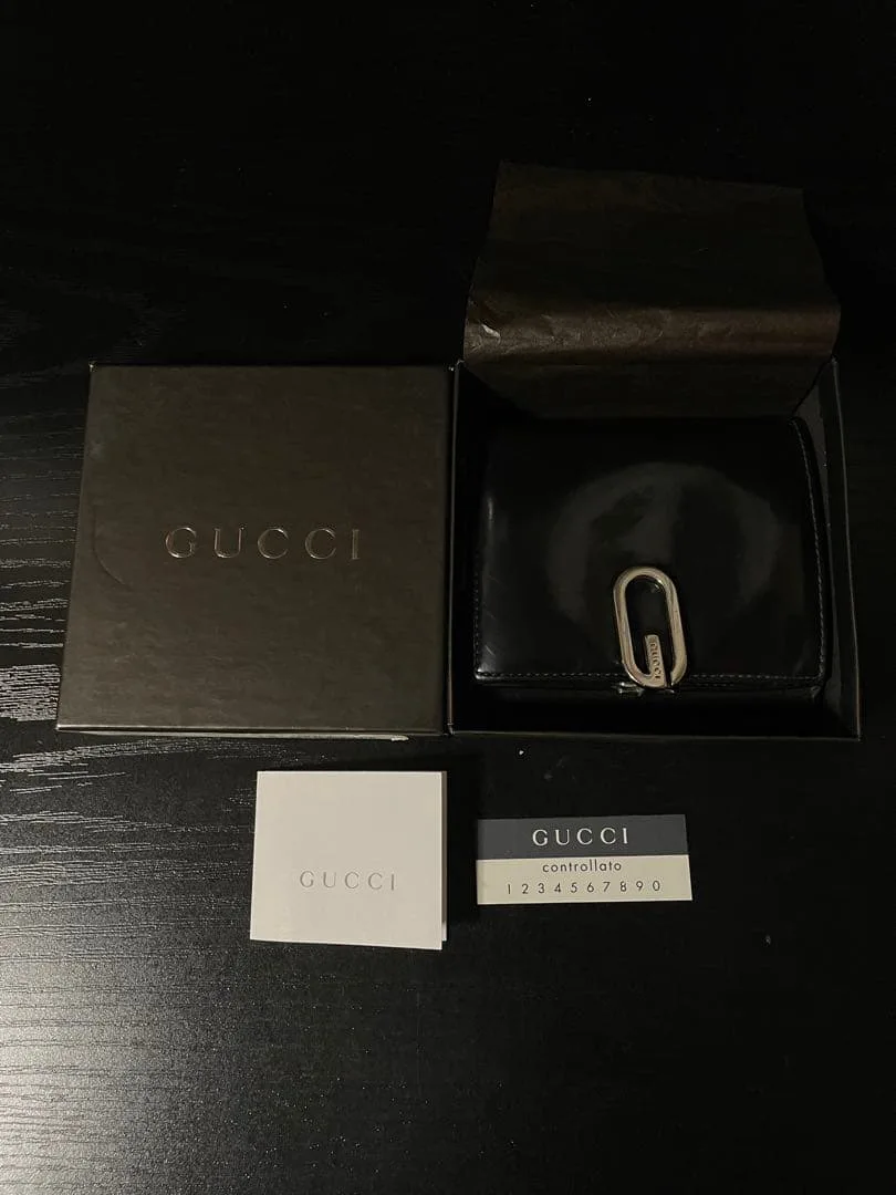GUCCI グッチ 二つ折り財布 ブラック ゴールド金具 コンパクト財布