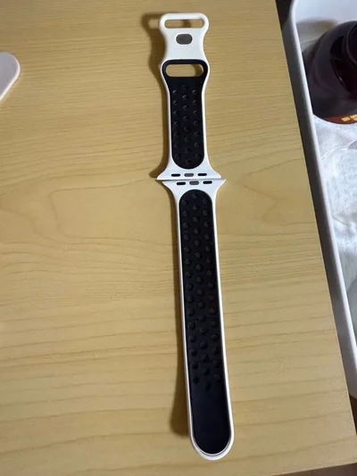 Apple Watch スポーツバンド。