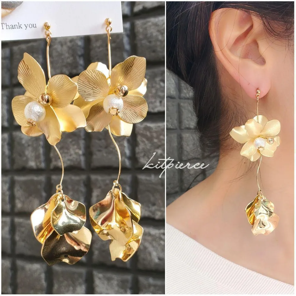 No.26 大ぶり マットゴールドフラワー×艶ゴールド花びら ペタルピアス
