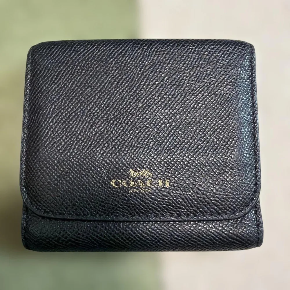 COACH กระเป๋าสตางค์สามพับของใหม่