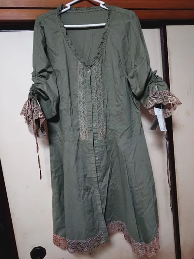 ◆新品タグ付◆レース使い チュニック カーキ L〜LL