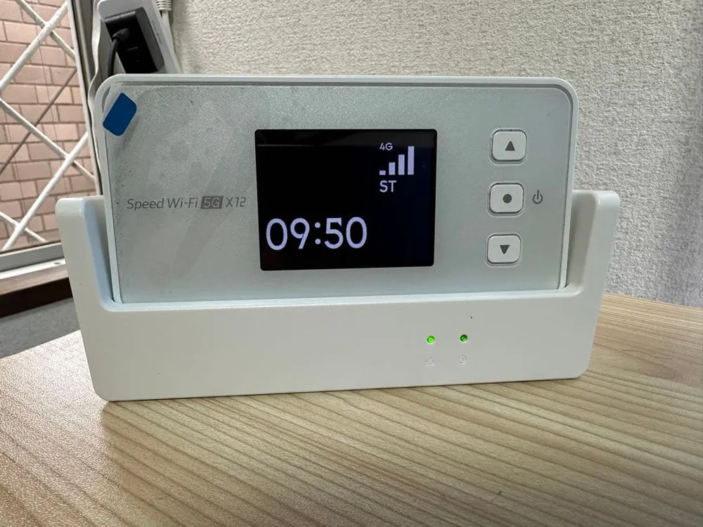 Speed Wi-Fi 5G X12 ホワイト、クレドール