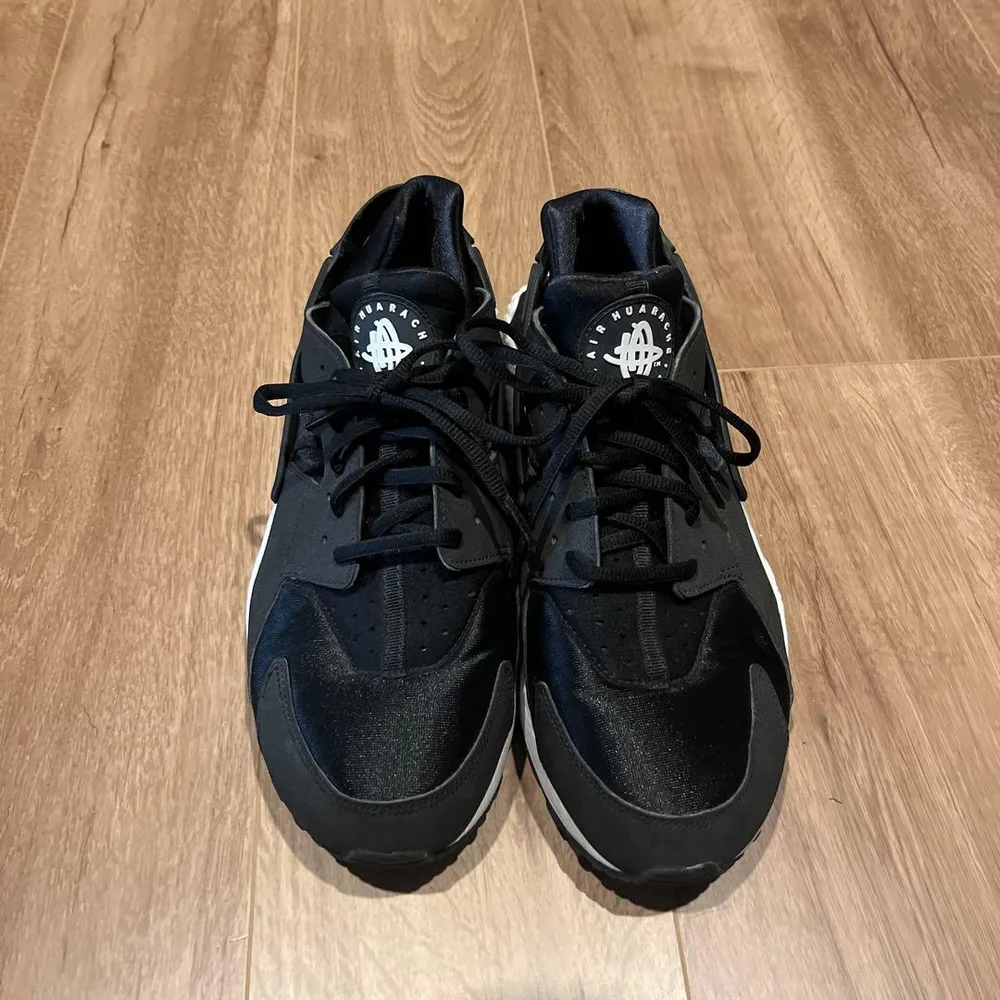 NIKE AIR HUARACHE スニーカー ブラック