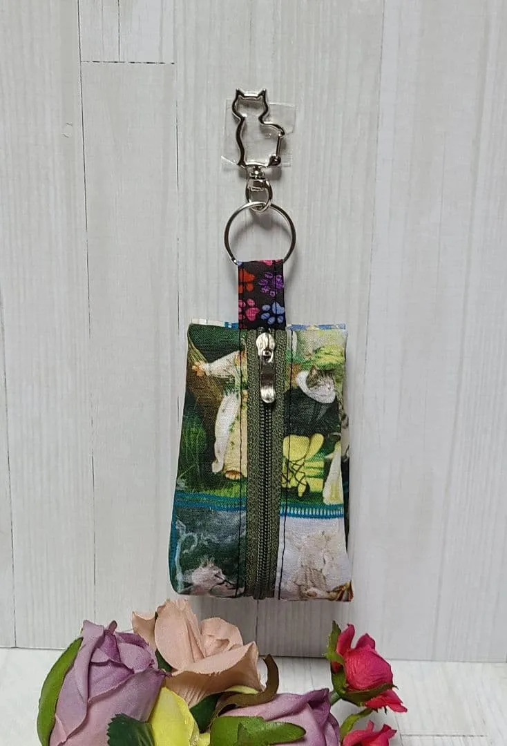 ハンドメイド 猫型ナスカンつきミニファスナーポーチ 小物入れカギ入れ小銭入 猫柄